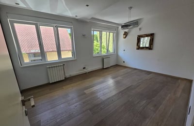 Location d’un appartement spacieux de 3 pièces, 126 m², au centre de Belgrade, Serbie